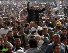 نشطاء مصريون يدعون إلي "مليونية" جديدة بعد مقتل 40 في المواجهات 