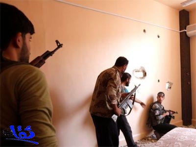 الجيش السوري الحر يصرف أول راتب لمقاتليه في حلب