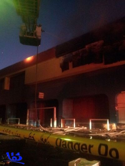 مدني الرياض يخمد حريقاً اندلع بمركز الشعلة فجر اليوم