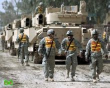 الجيش الامريكي ينزل علمه بمناسبة انتهاء الحرب في العراق 