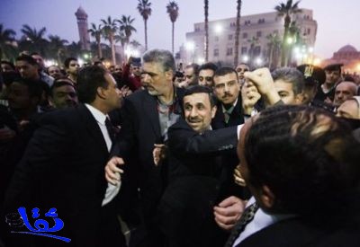 سوري يهاجم الرئيس الايراني بالحذاء في القاهرة