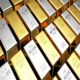 الذهب يتراجع من أعلى مستوى في أكثر من شهرين